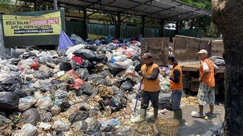 Tumpukan Sampah Di Sekitaran Depo Kotabaru Yogyakarta Disinyalir