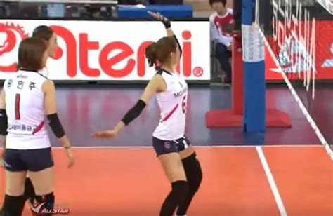 Với những dòng trạng thái khó hiểu, lee da young đã đăng tải những bức ảnh kèm theo lời cáo buộc của mình. VIDEO: Korean Volleyball Girl's In-match Sexy Dancing