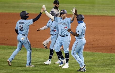 Blue Jays Start Off Sahlen Field Experience With A Much Needed Win