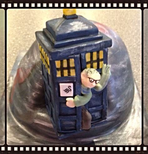 Dr Who Tardis Cake Tardis Cake Cake Snow Globes