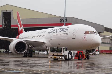 Qantas First 787 9 Arrives In Australia Points From The Pacific