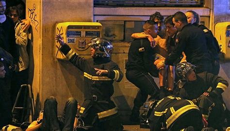 巴黎恐袭案致上百人死亡 袭击者在剧院闭目扫射15分钟八名已毙命 界面新闻 · 天下