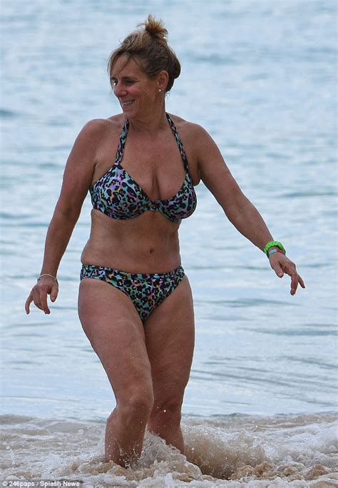 Jeremy Clarksons Estranged Wife Frances Cain Kicks Up The Surf In