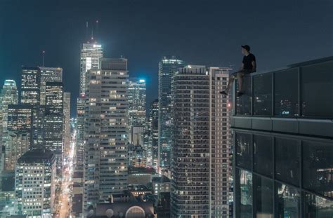 Rooftopping Creates Amazing Shots Of Toronto Pictures Huffpost Uk News