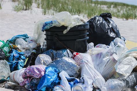 Plastic Pollution Solutions Trash Shouldnt Splash Golden Arrow