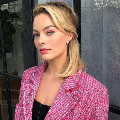 Dc Comics And Arrowverse Margot Robbie Bts Photoshoot For Events 2020
