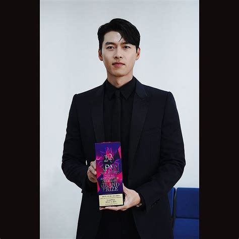 Jul 01, 2021 · manila, philippines — when i asked hyun bin what happiness is for him, he hesitated and said it was difficult to say. Penampilan Perdana Hyun Bin usai Resmi Pacaran dengan Son ...