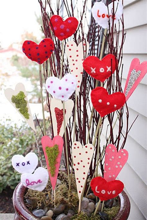 20 Romantic Outdoor Valentine Decorations Valentine Decorations