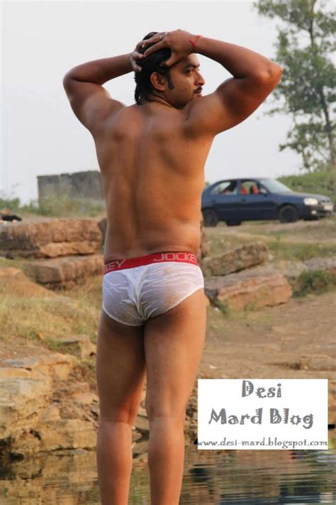 Nude Desi Hunk Flexing And Showing Off Indian Gay Site
