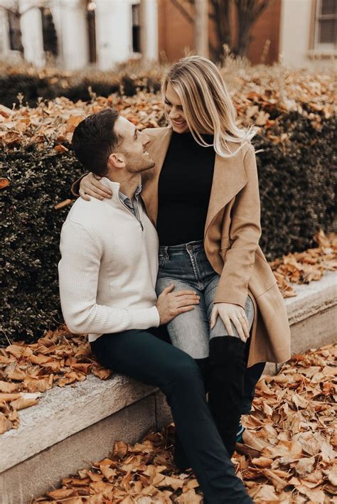 Pin By Melissa Smith On Engagement Photo Poses Engagement Photo Outfits Fall Engagement