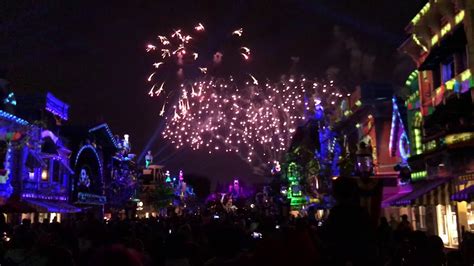 Disneyland Pixar Fireworks Preview April 2018 Youtube