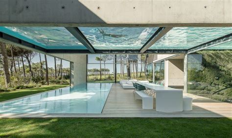The Wall House By Guedes Cruz Arquitectos Ignant Glass Bottom Pool