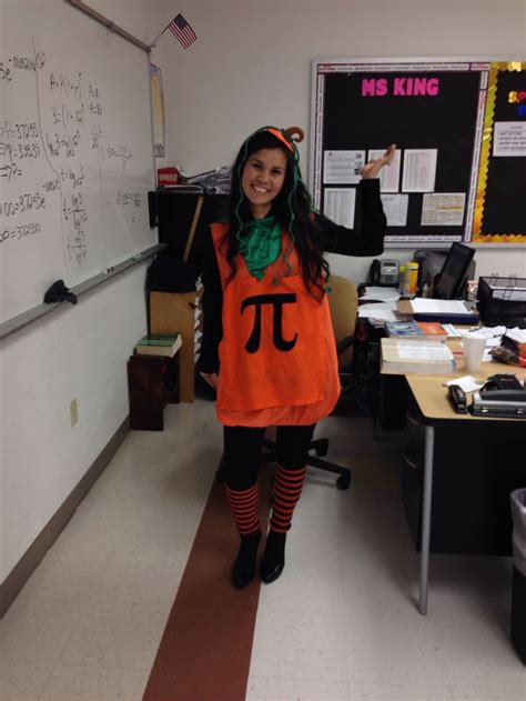 Halloween costume for math teachers!! | Teacher halloween costumes