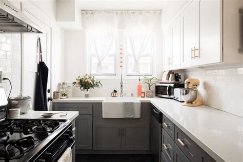Whether you're feeling the gravitational pull toward moodier kitchens featuring darker colors, predicted by several designers as one of the top kitchen design trends for 2021,. 2021 Kitchen Color Trends | Hunker