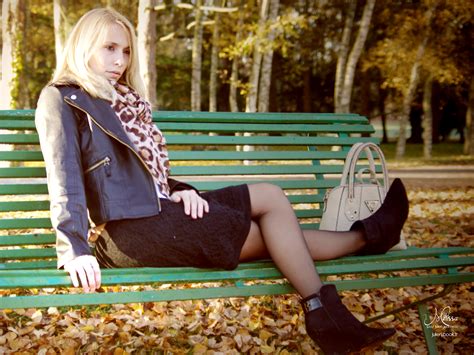 Wallpaper Photograph Sitting Beauty Human Hair Color Girl Lady Blond Grass Photography