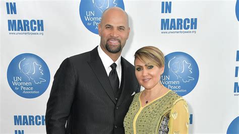 Albert Pujols Wife File For Divorce Days After Her Brain Surgery Iheart