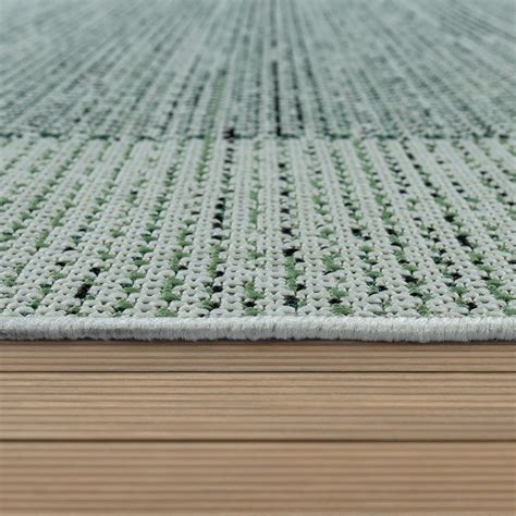 Sehen wir in der natur die ersten hellgrünen grashalme auf einer wiese, wissen wir, der frühling hält einzug. In- & Outdoor Teppich Grün Beige Web Design | teppich.de