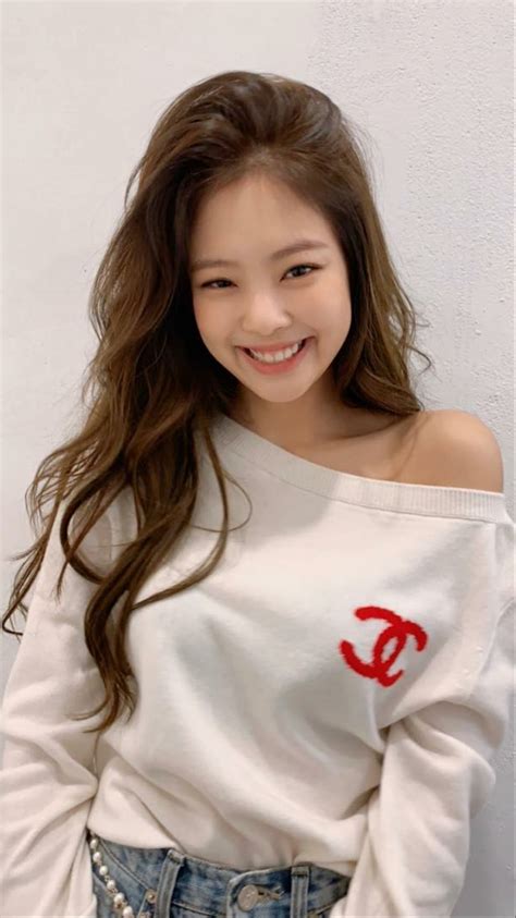 Images That Prove Blackpink S Jennie Has The Sexiest Shoulders In K Pop Koreaboo