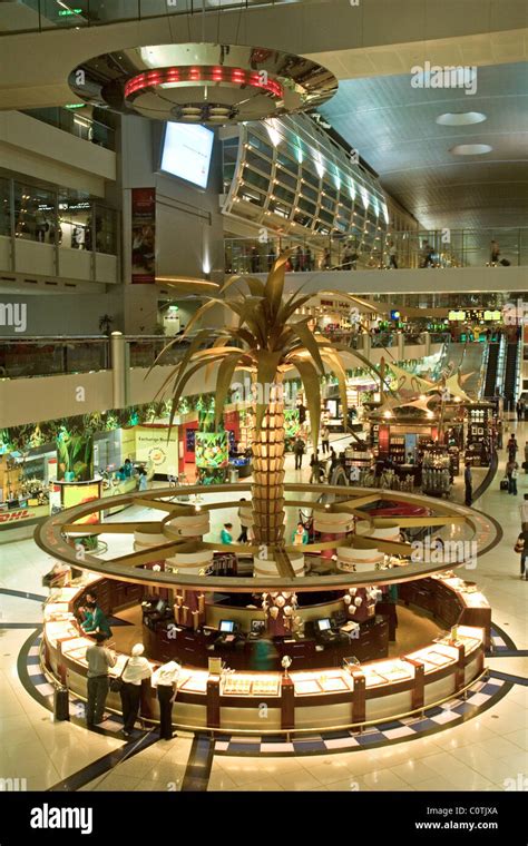 Shopping Area Inside Dubai International Airport Stock Photo Alamy