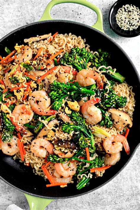 Ramen bowls should be large enough to hold a hearty portion of noodles, broth, and toppings. Sesame Shrimp Stir-Fry with Ramen Noodles | Killing Thyme