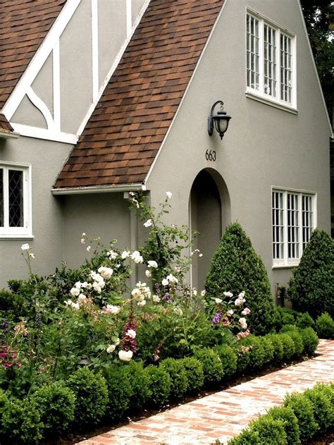 46 Exterior Paint Colors For House With Brown Roof ...