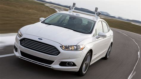 Insurers warn car makers not to overstate autonomous capabilities