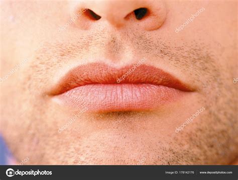 How To Describe Male Lips