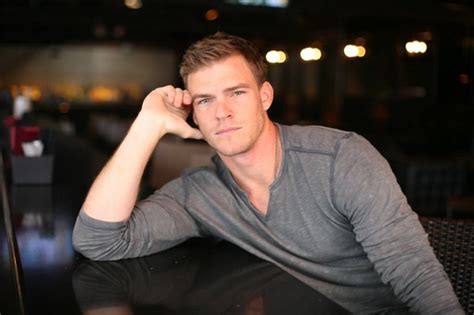 Ummmm Wow Actor Alan Ritchson Daily Squirt