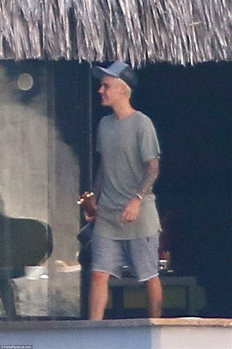 Justin Bieber Goes Full Frontal Naked As He Enjoys A Skinny Dipping