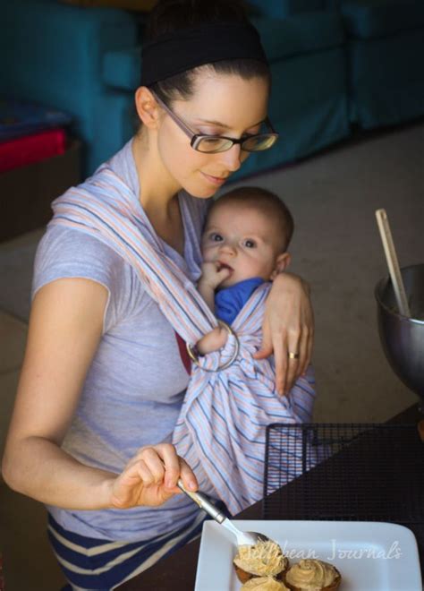How to use a toddler carrier video here! Ring Sling Carrier for Newborns | Baby wearing, Baby ...