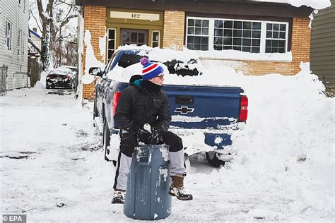 35 Killed Nationwide From Devastating Winter Storm 13 Dead In Western