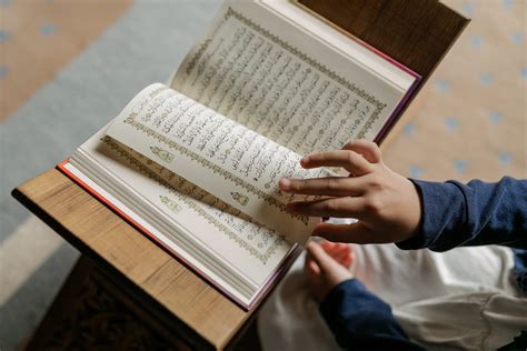 Manfaat Membaca Al Quran Menjadi Syafaat Di Hari Kiamat Nubada Id