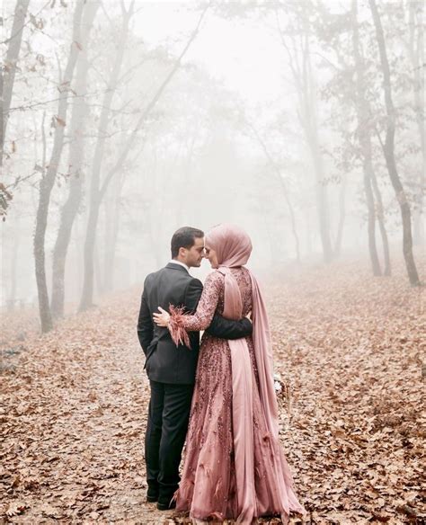 Romantic Sunset Wedding Muslim Couples Wedding Poses Hijabi Pre