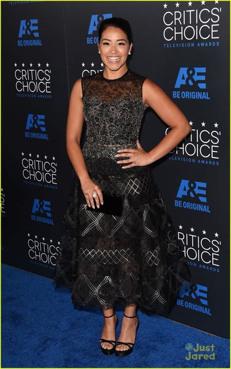 Full Sized Photo Of Gina Rodriguez Andrea Navedo Jane Cast Critics Choice 01 Gina Rodriguez