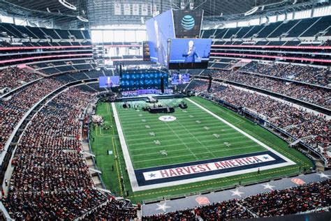 Stream all live sports events from cbs, cbs sports network and cbs all stream cbs sports network events like ncaa football, ncaa basketball, professional bull riding, major league rugby, bellator mma and daily. Dallas Cowboys' AT&T Stadium hosts 35,000 people at ...