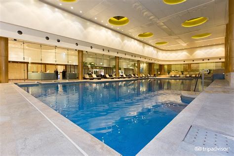 Crown Towers Melbourne Pool Pictures And Reviews Tripadvisor