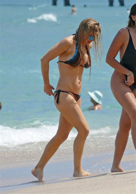 Working On Her Fitness Fergie Shows Off Bikini Bod On Vacation With
