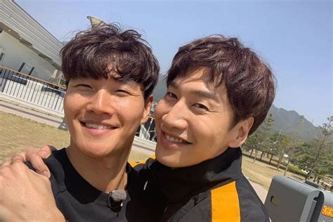 Kim jong kook calls song ji hyo his wife.? Kim Jong Kook tells 'Running Man' castmate Lee Kwang Soo ...