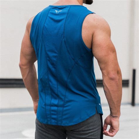 Best Gym Clothes For Men Understanding The 7 Essential Gears Mens