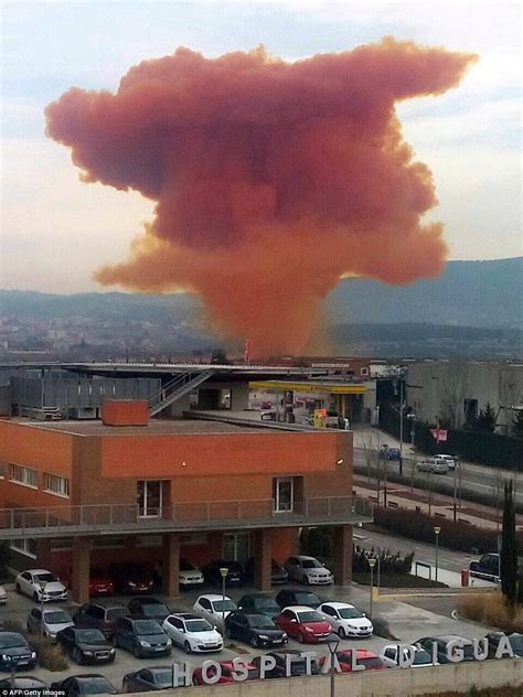 Industrialization in the 19th century because of its reactivity. Toxic orange cloud created by nitric acid explosion at ...