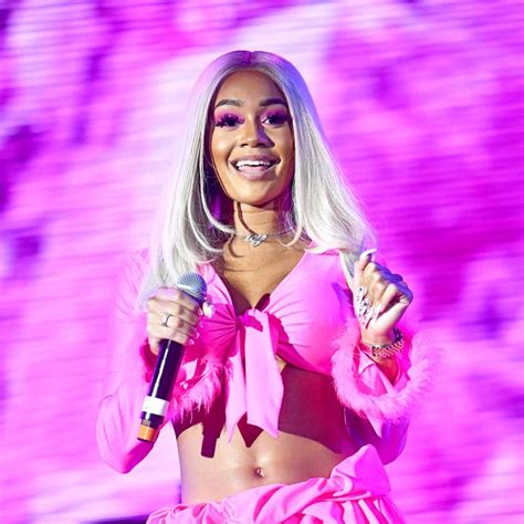Saweetie's real name is diamonté harper, she is a rapper, songwriter, actress and designer with a debut single titled icy grl. Saweetie on Her ICY EP, Collaborating With Boyfriend Quavo