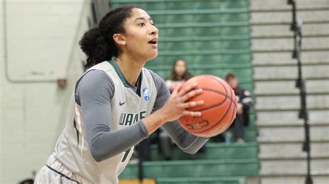 Janelle Mullen 2019 20 Womens Basketball Wagner College Athletics