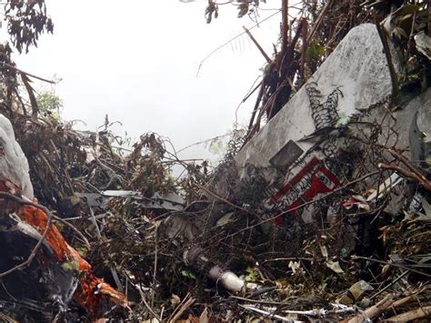 Foto Foto DiLokasi Jatuhnya Pesawat Sukhoi Na As Coba Mencoba