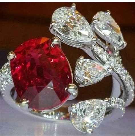 Anillo De Rubíes Y Brillantes Fabulous Jewelry Beautiful Jewelry Ruby Jewelry