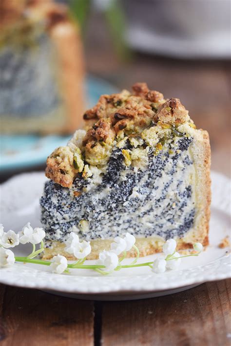 Das mehl auf eine arbeitsfläche sieben, eine mulde… Mohn Streusel Quark Kuchen - Poppy Seed Crumble Cheesecake
