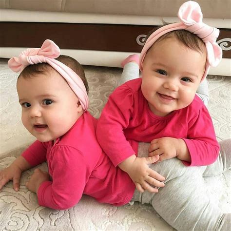 Omg So Beautiful Twin Very Cute Baby Images Very Cute Baby Twin