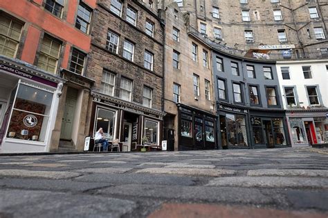 The Low Down On Edinburgh Edinburgh Picturesque Street