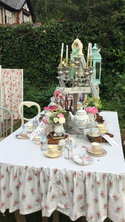 Pin By Le Petite Putti On Alice In Wonderland Garden Party Alice In