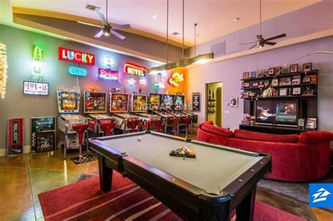 10 Small Garage Game Room Ideas