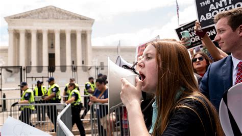 supreme court overturns roe v wade